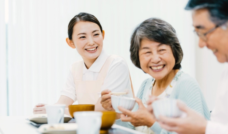 の体に合わせた食事形態自施設内で調理した食事の提供